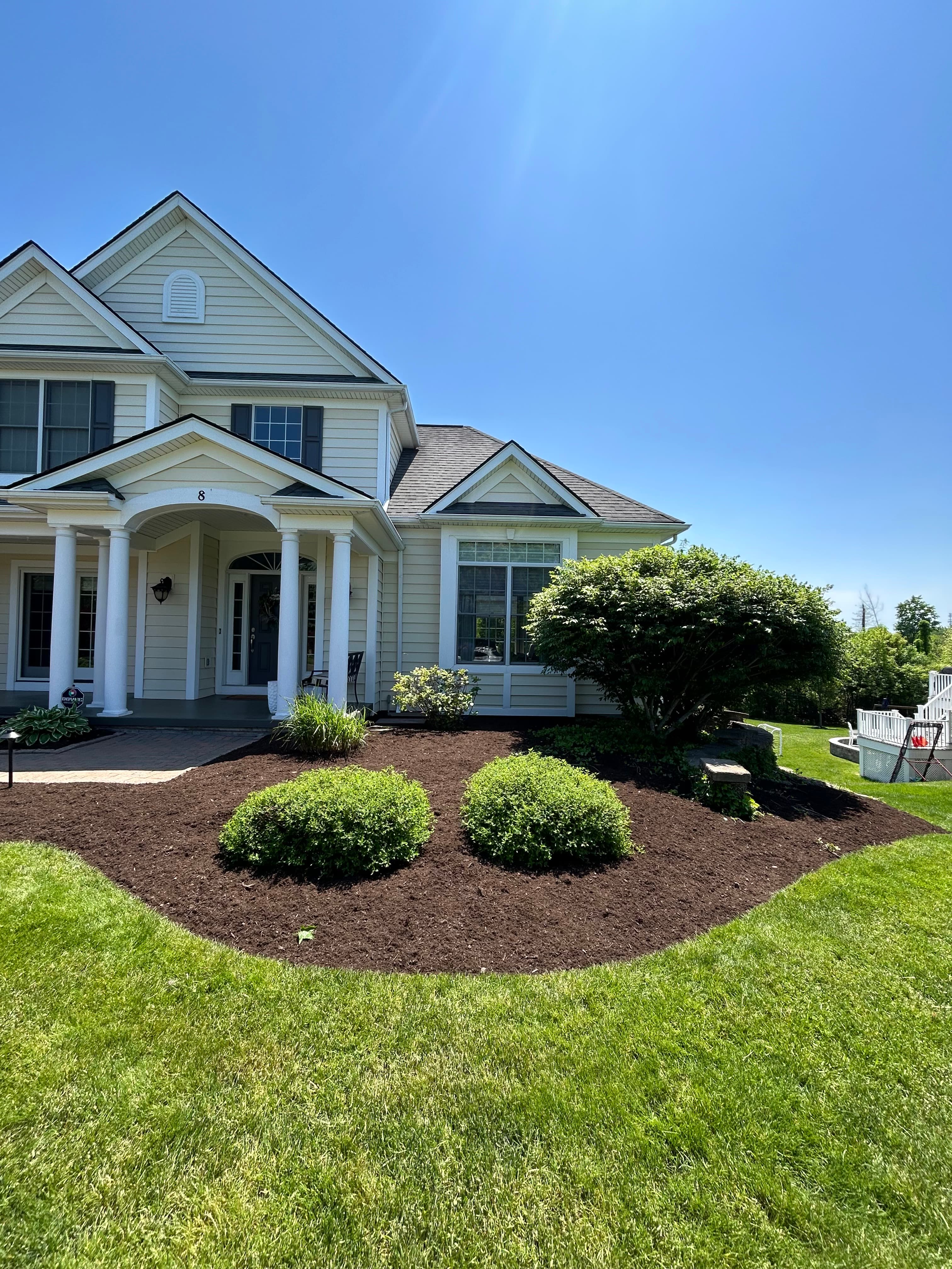 Mulch Refresh — Side Yard – Rochester, NY