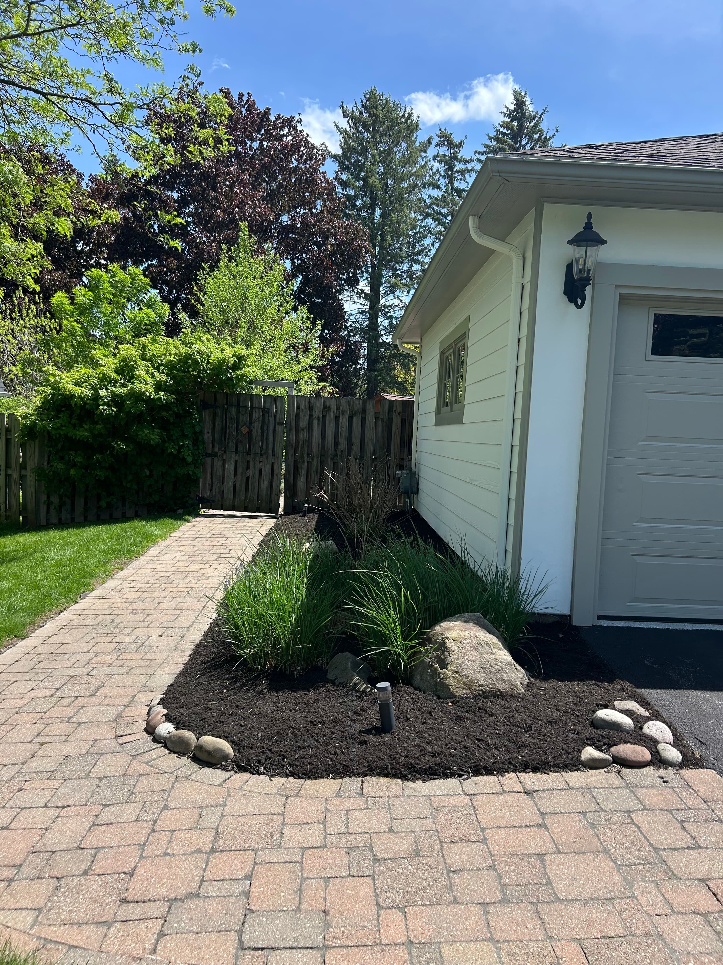 Seasonal Mulch Install — Tree Ring — Rochester, NY